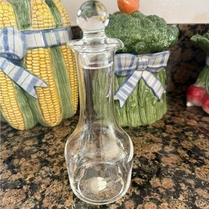 princess House Oil and Vinegar. One only.